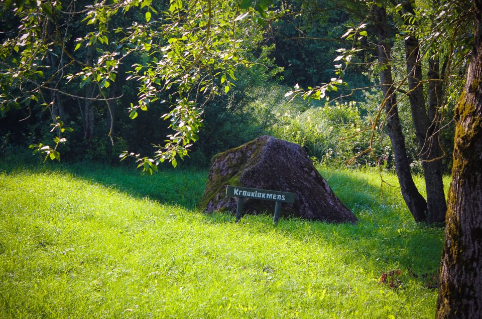 Kraukli (Ravens) Stone