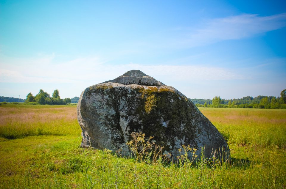 Melkitaru trough stone